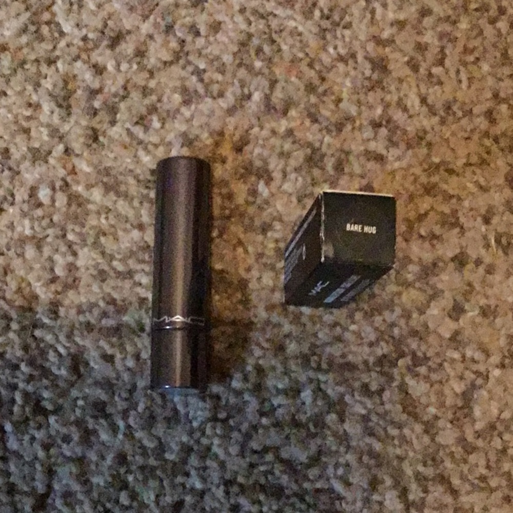 MAC Huggable Lipcolour